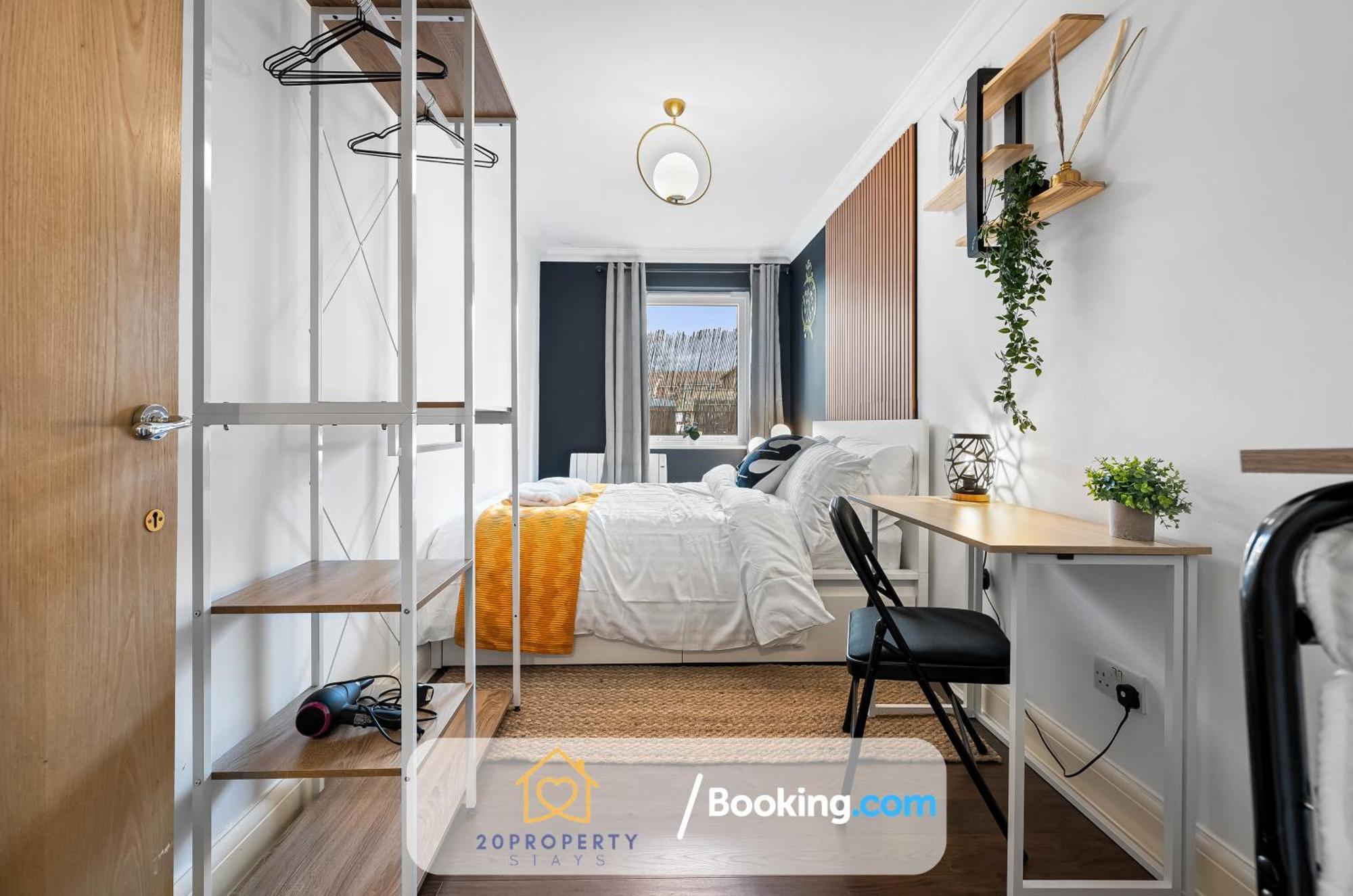 Luxury Long In Bow Road Londra